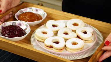 Shortbread cookies on proteins