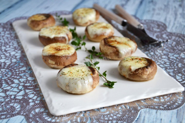 Stuffed mushrooms suluguni