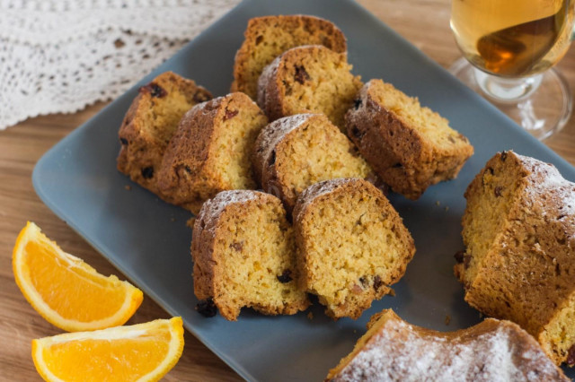 Large cupcake with raisins and orange