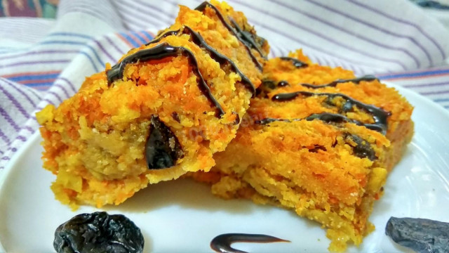 Carrot casserole with prunes