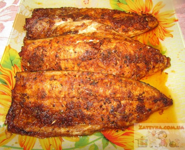 Mackerel, baked with garlic and paprika