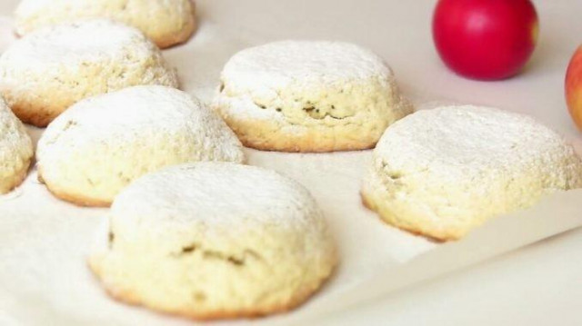 Shortbread pies with apples