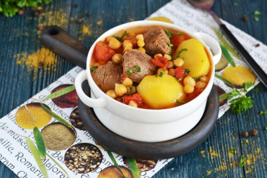 Azerbaijani beef Bozbash with chickpeas