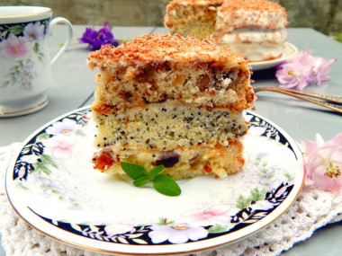 Cake with poppy seeds, nuts, raisins and sour cream