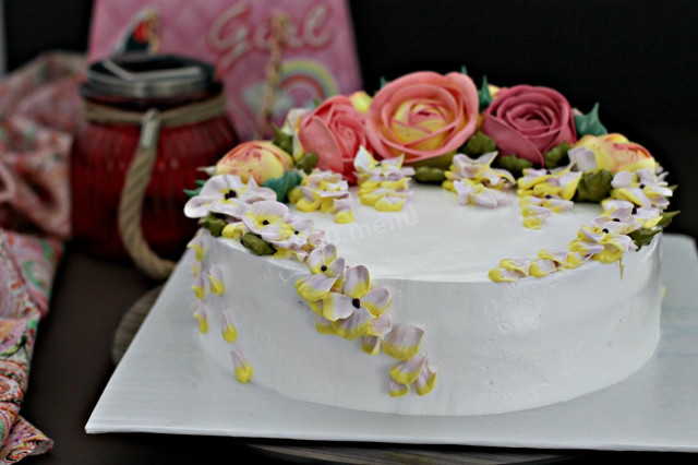 Strawberry cake with gelatin and coconut chips