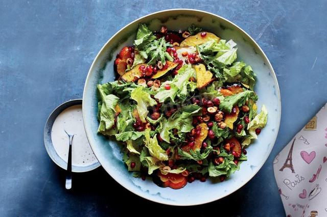 Pumpkin salad with escarole