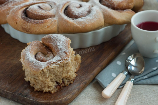 Snail buns with vanilla and cinnamon