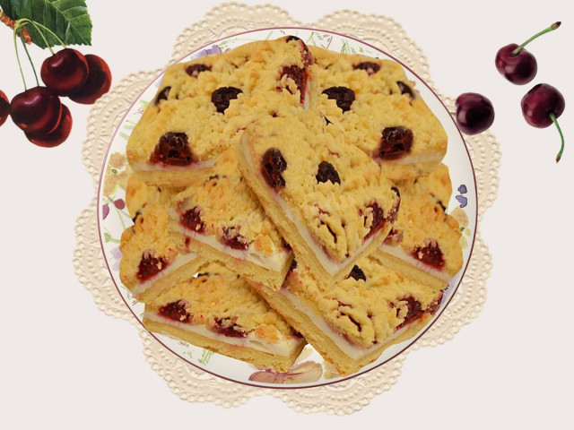 Grated pie with frozen cherries