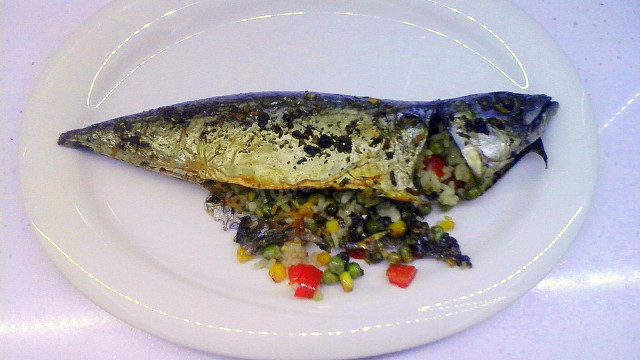 Mackerel stuffed with Hawaiian mixture