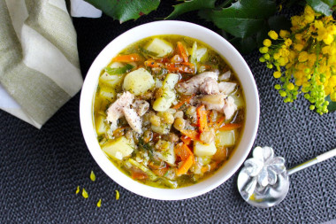 Green lentil soup with chicken