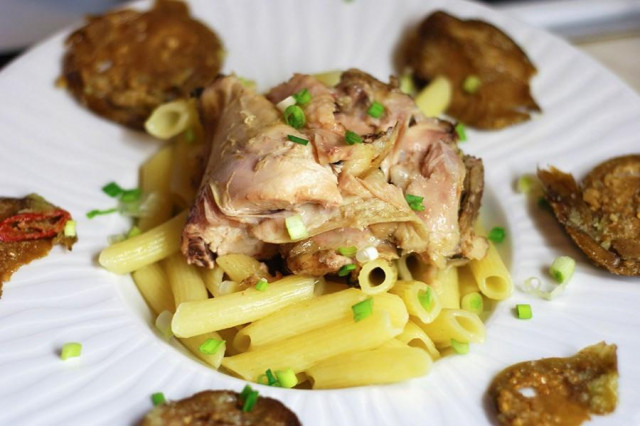 Chicken stewed in a jar