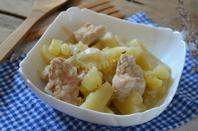 Chicken breasts with potatoes in a jar