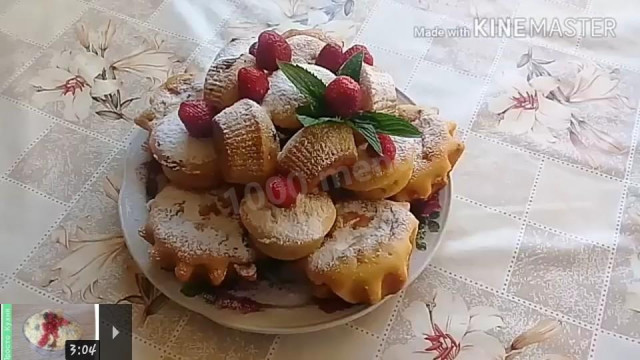 Cupcakes with jam inside