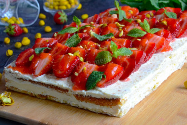 Strawberry and custard cake