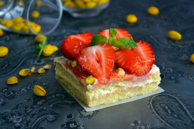 Strawberry and custard cake