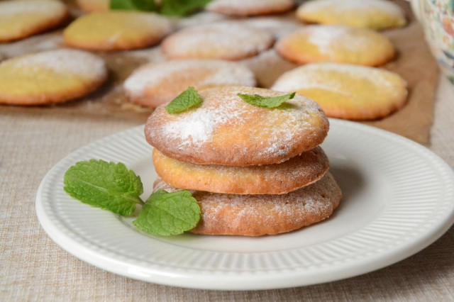 Coconut cookies with lemon fragrant