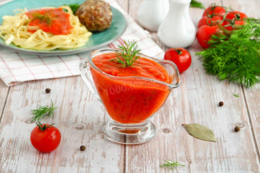 Gravy with flour and tomato paste