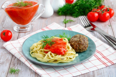 Gravy with flour and tomato paste