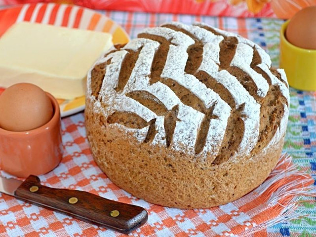 Rye bread with coriander and mustard oil