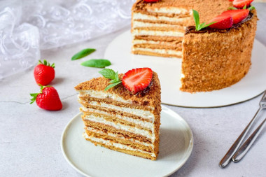 Classic Soviet honey cake