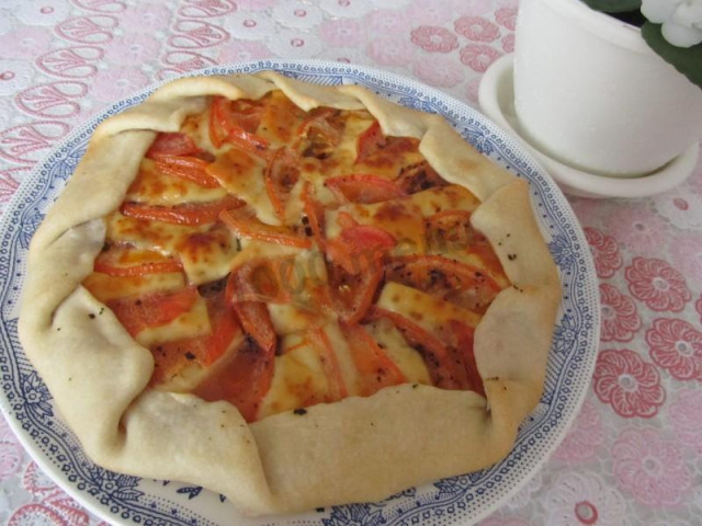 Biscuits with tomatoes and cheese