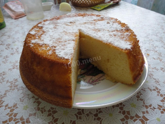 Lemon cupcake with condensed milk