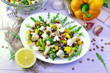 Lentil salad with chicken and cheese