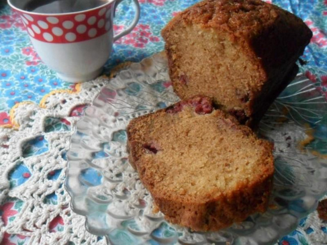 Cupcake with cherries on kefir