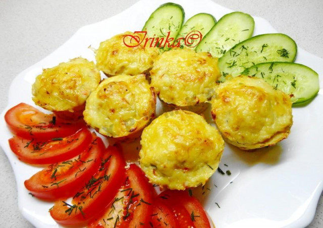 Mini casseroles of chicken fillet with cottage cheese