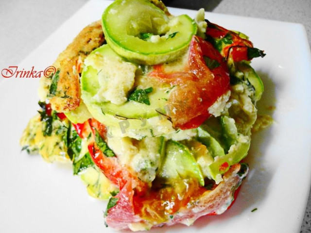 Omelet with bell pepper zucchini and tomatoes