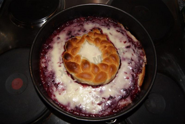 Lingonberry pie under the snow