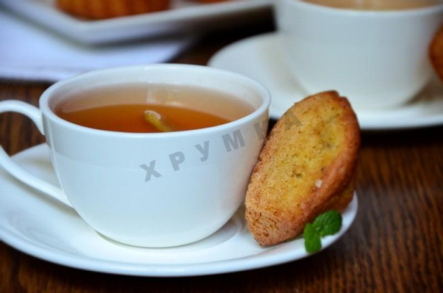 Madeleine with pear and hazelnuts