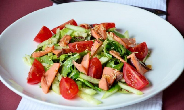 Salad with baked salmon