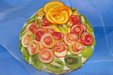 Fruit tenderness cake with flowers