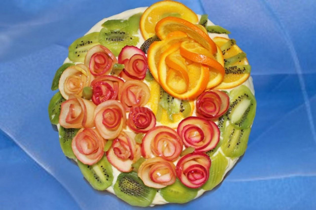 Fruit tenderness cake with flowers