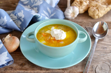 Cabbage soup with chicken broth