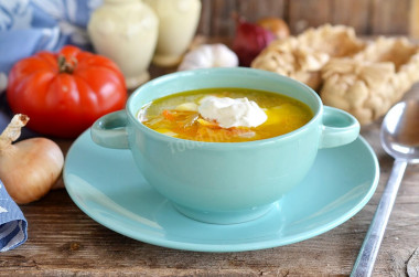 Cabbage soup with chicken broth