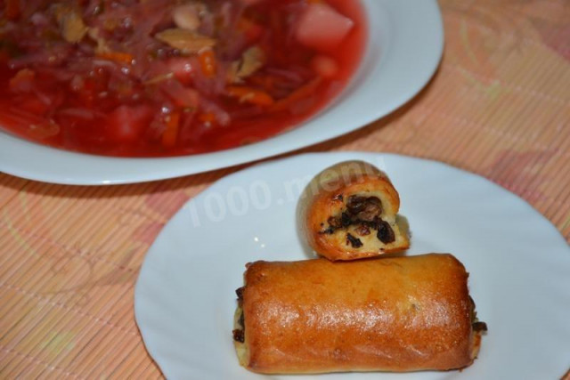 Potato rolls with mushrooms