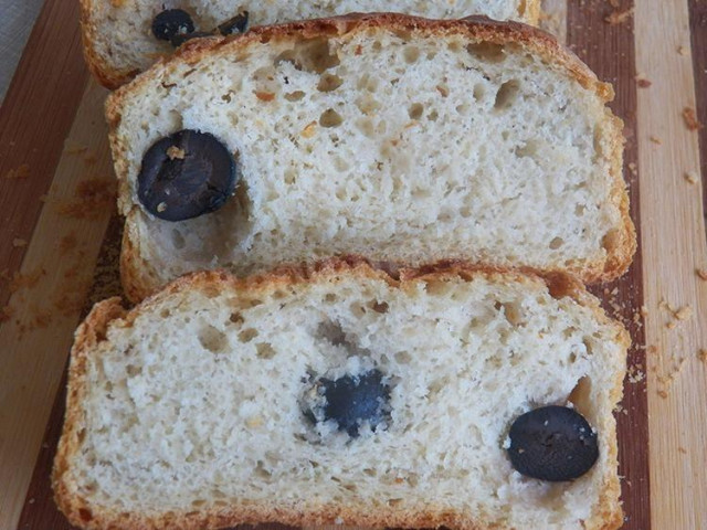 Bread with olives