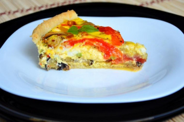 French quiche with baked vegetables