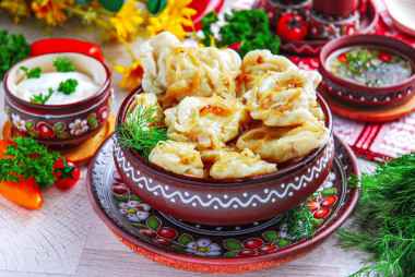 Dumplings with potatoes and fried onions