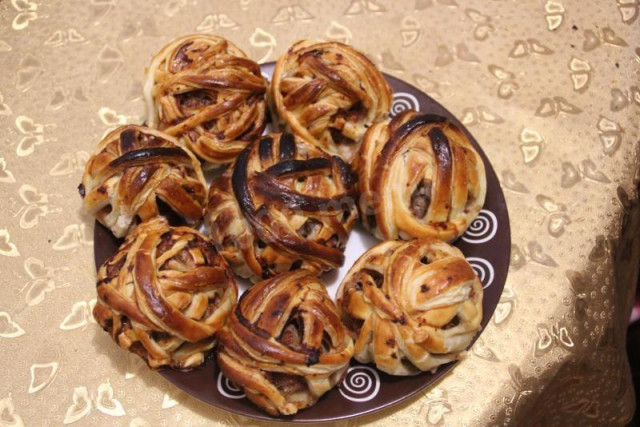 Puff pastry balls made of puff pastry