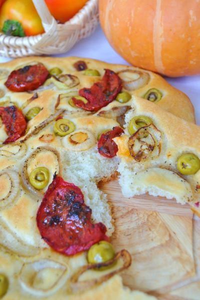 Focaccia with dried tomatoes