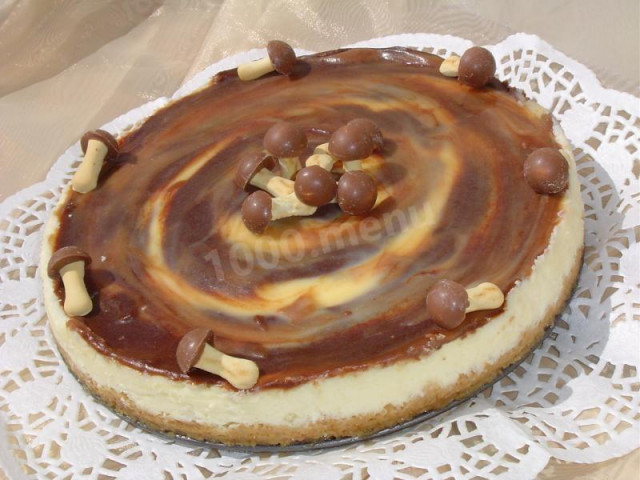 Snow-white tart with marble caramel