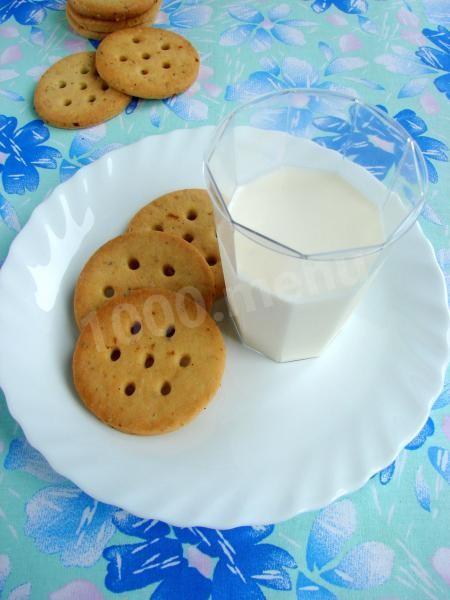 Nut and citrus cookies