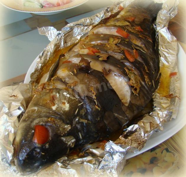 Fragrant carp on an onion pillow