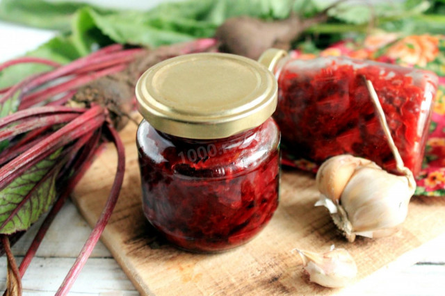 Borscht for winter in jars