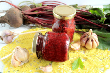 Borscht for winter in jars