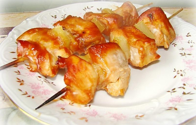 Chicken kebab on skewers is soft and juicy