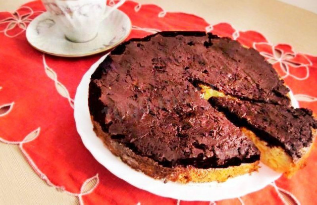 Chocolate cake with canned pineapples